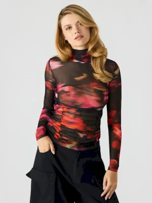 Taylore Top Blurry Floral